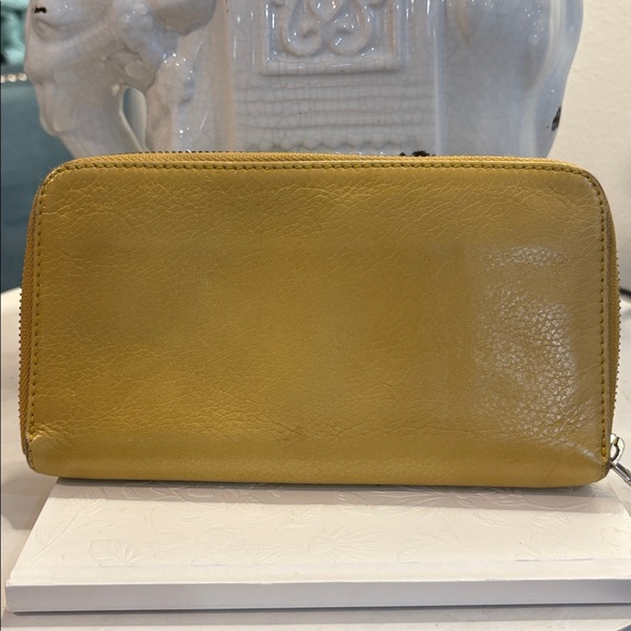 Chloe Preloved Silver Bow Zip Around Wallet